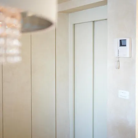 Apartment Attico Lumine Desenzano del Garda
